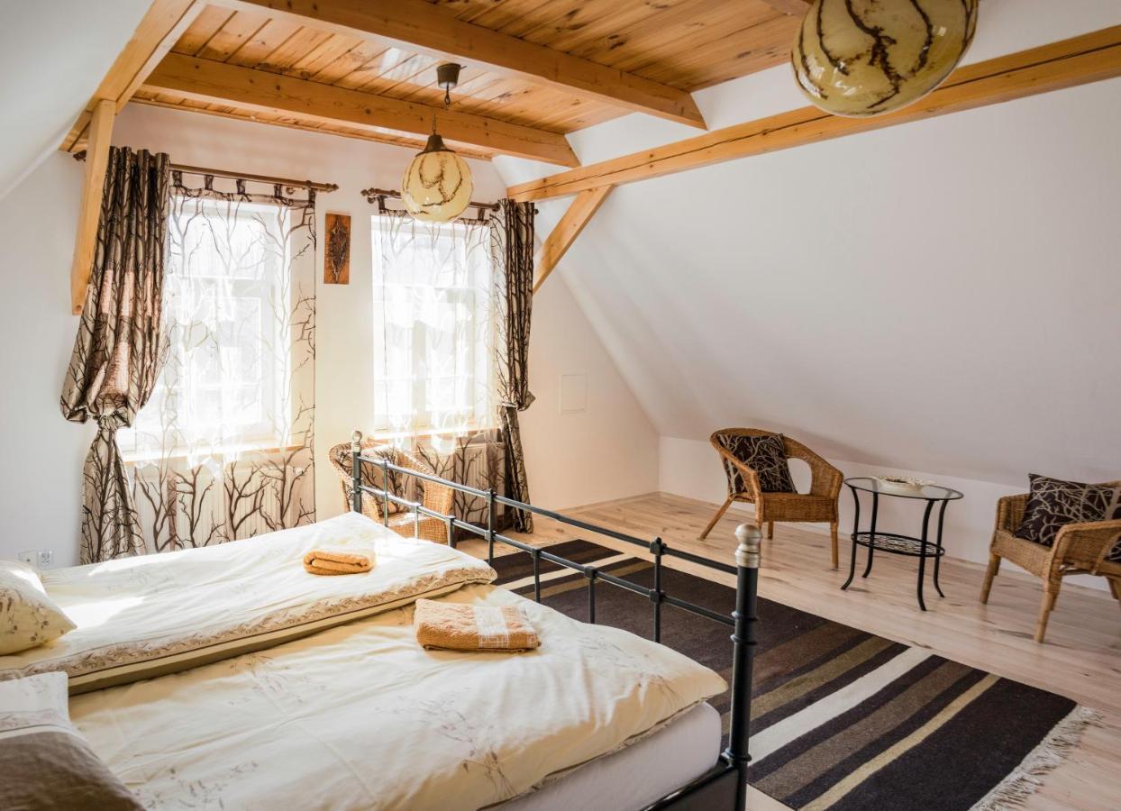 Miodowa Kolonia Bed & Breakfast Bialowieza Ngoại thất bức ảnh